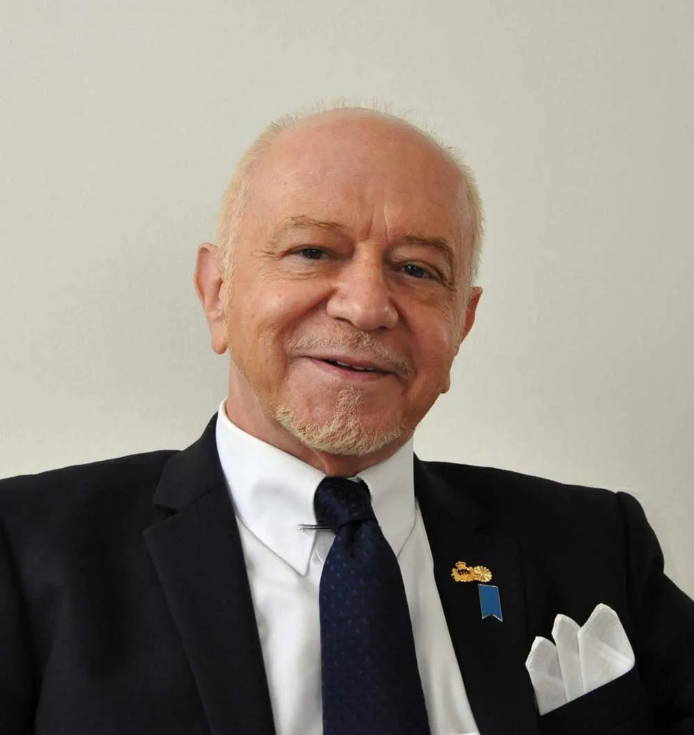 S.E. Manlio Cadelo